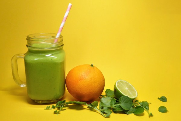 Jugo de fresa con berro y naranja