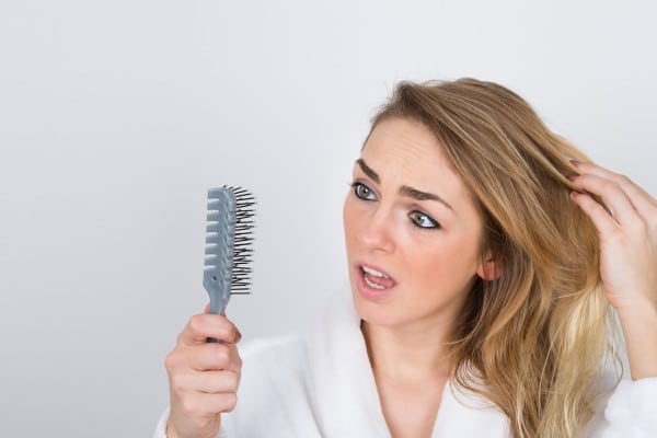 Causas y como combatir la caída del cabello con remedios caseros 1 como combatir la caida de cabello