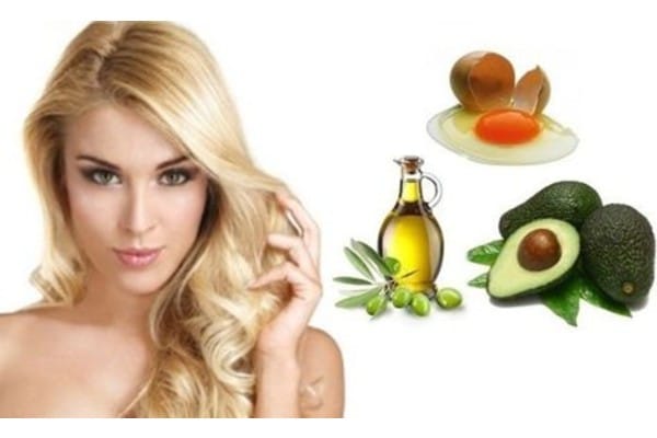 Mascarilla de aguacate con huevo y aceites de almendra y romero para el cabello enredado y seco