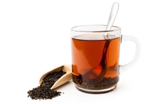 infusion de te negro para el cabello graso