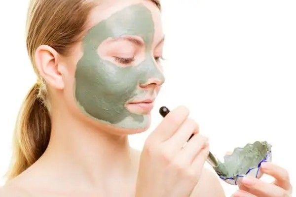 Mascarilla de arcilla verde yogur y aceite de aguacate