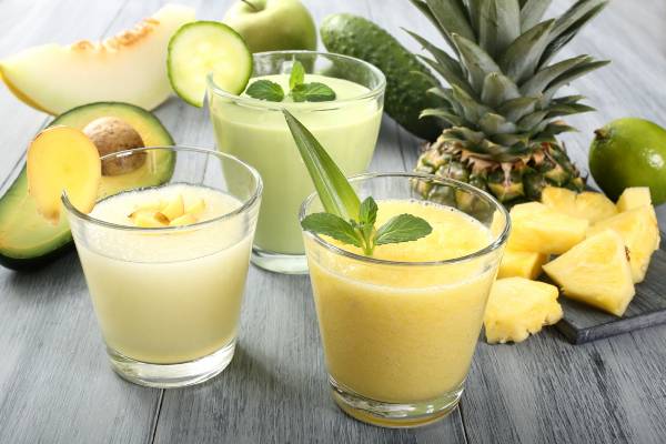 Jugo de piña, zanahoria y aguacate